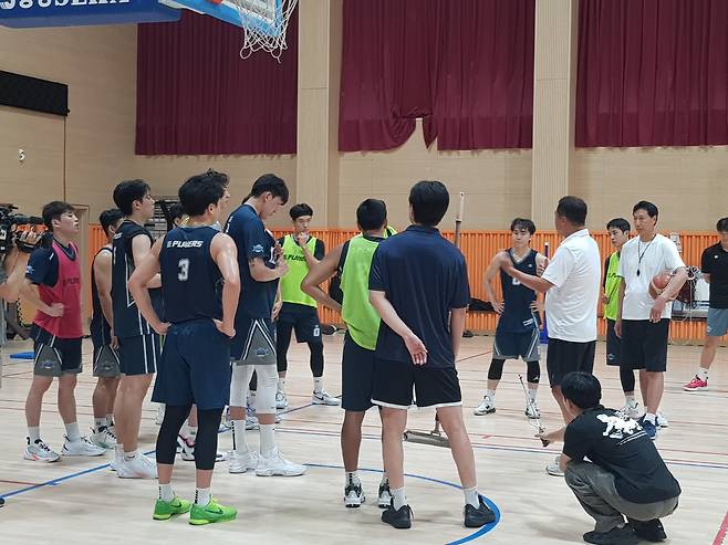 전지훈련 중인 KCC 선수단. 스포츠조선 DB