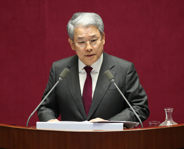 김동철 전 의원이 18일 전남 나주 한국전력공사 본사에서 열린 임시주주총회에서 사장으로 선임됐다. 사진은 김 전 의원이 국민의당 원내대표였던 2018년 2월2일 국회 본회의에서 교섭단체 대표연설을 하고 있는 모습. 강창광 기자 chang@hani.co.kr