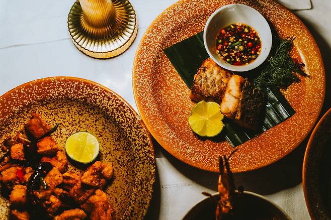 기립 박수를 쳐 주고 싶은 프라나콘의 타이 퀴진. 접시마다 감탄사가 이어진다