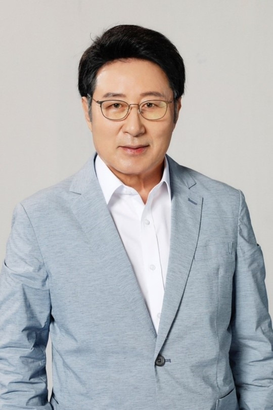 고 노영국 / 아크미디어