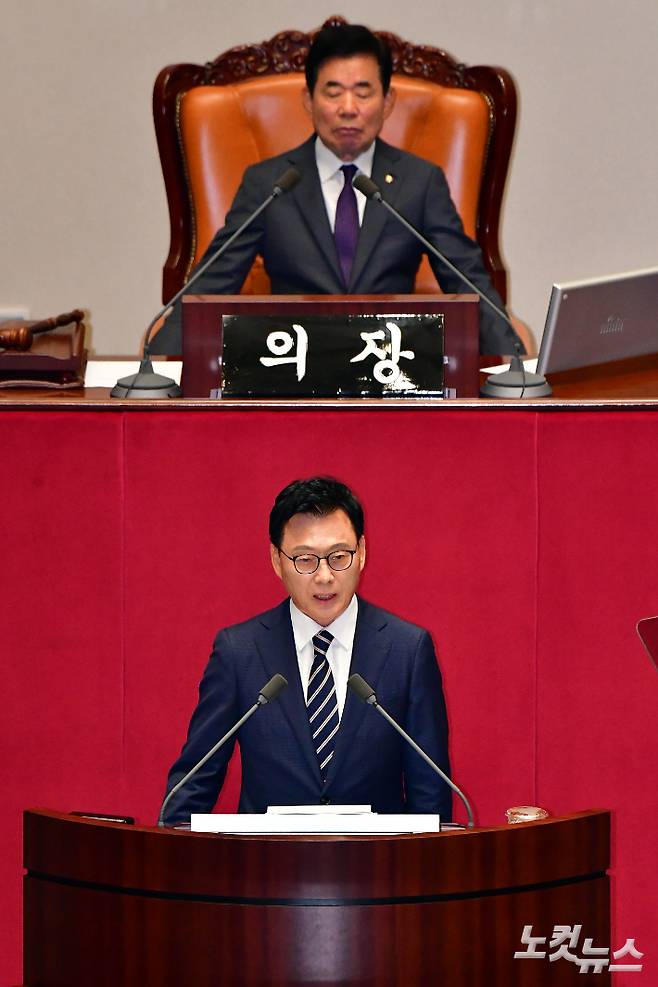 더불어민주당 박광온 원내대표가 18일 서울 여의도 국회에서 열린 제410회국회(정기회) 제6차 본회의에서 교섭단체대표연설을 하고 있다. 윤창원 기자