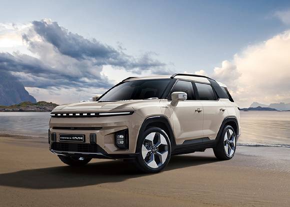 KG모빌리티가 출시한 전동화 스포츠유틸리티차량(SUV) '토레스 EVX'. [사진=KG모빌리티]