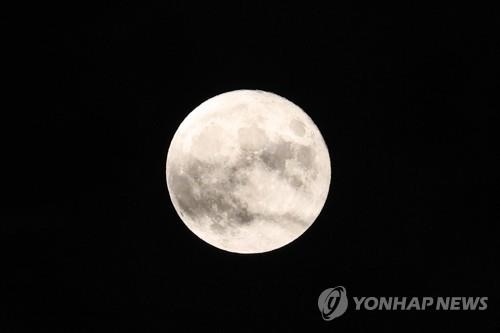 지난 2021년 추석 보름달. [사진출처=연합뉴스]