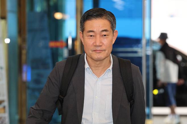 신원식 국방부 장관 후보자가 9월19일 오전 서울 용산구 육군회관에 마련된 인사청문회 준비 사무실로 출근하고 있다. ⓒ연합뉴스