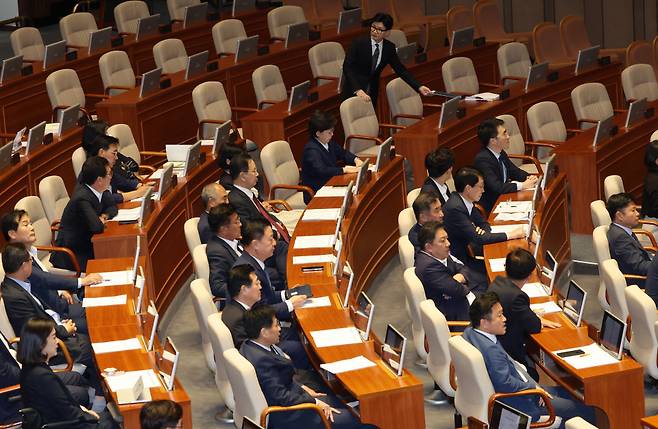 21일 국회 본회의에서 한동훈 법무부 장관이 이재명 대표 체포동의안 설명 후 자리로 돌아가고 있다. ⓒ연합뉴스