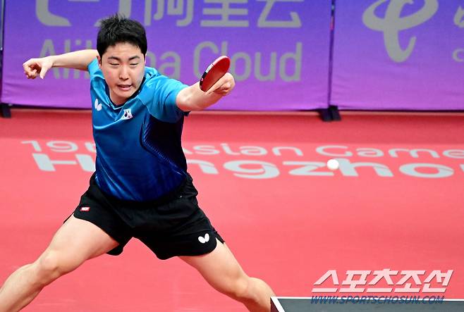 22일 중국 항저우 궁수체육관에서 열린 남자탁구 단체전 조별리그 2차전 대한민국과 태국 경기. 경기를 펼치고 있는 임종훈. 항저우(중국)=송정헌 기자songs@sportschosun.com/2023.09.22/