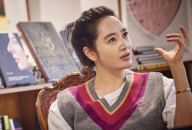 배우 김혜수를 8일 만났다. 인터뷰는 서울 마포구 강영호 사진작가의 작업실 내 ‘살롱99’에서 했다. ⓒ강영호 사진작가