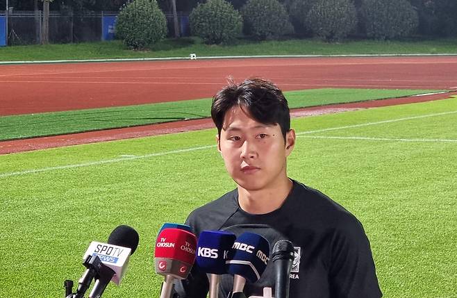 인터뷰하는 이강인 [촬영 이의진]