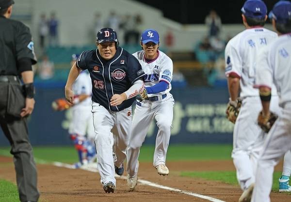 곰 굴러가유. 사진(대구)=두산 베어스