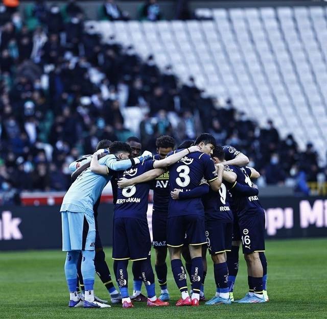 페네르바체 시절 알타이 바인드르(왼쪽)와 김민재(등번호 3번). /사진알타이 바인드르 SNS 캡처