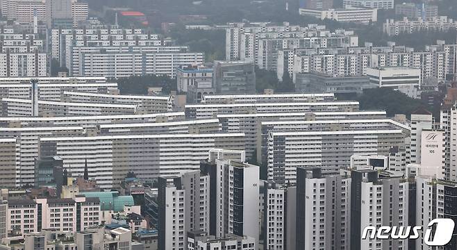 사진은 이날 서울 강남구 아파트 단지 모습. 2023.9.13/뉴스1 ⓒ News1 김진환 기자