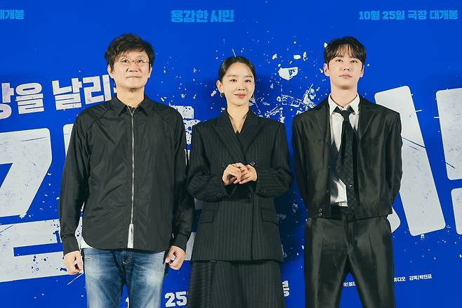 '용감한 시민'의 주역들. 왼쪽부터 박진표 감독, 배우 신혜선과 이준영. 사진제공=마인드마크