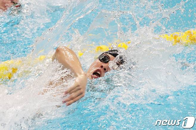 역영하는 황선우. 2023.9.24/뉴스1 ⓒ News1 민경석 기자