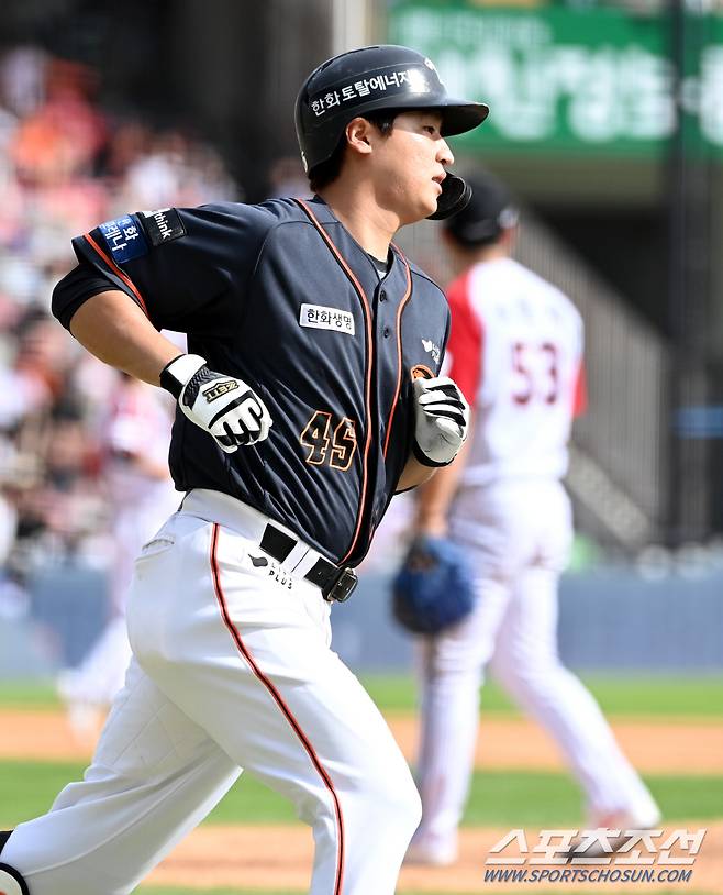 24일 잠실 LG전. 이진영이 5회초 최원태를 상대로 좌월 1점 홈런을 때렸다. 잠실=허상욱 기자wook@sportschosun.com