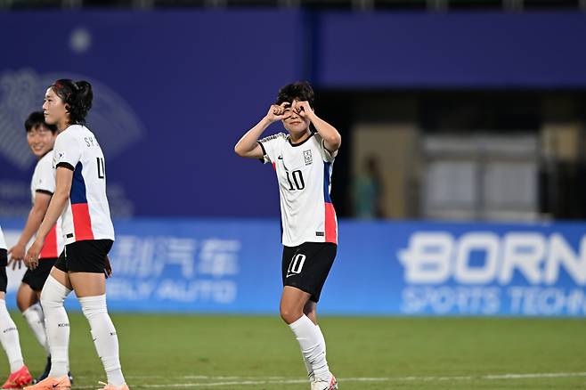 중국 윈저우스포츠센터/ 2023 항저우 아시안게임/ 아시안게임 여자대표팀/ 조별예선 2차전/ 한국 vs 필리핀 / 지소연/득점/골 세레모니/사진 홍석균