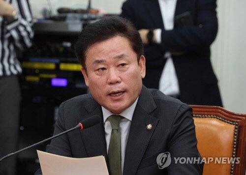 송갑석 더불어민주당 최고위원이 15일 오전 서울 여의도 국회에서 열린 최고위원회의에서 발언하고 있다. [연합뉴스]