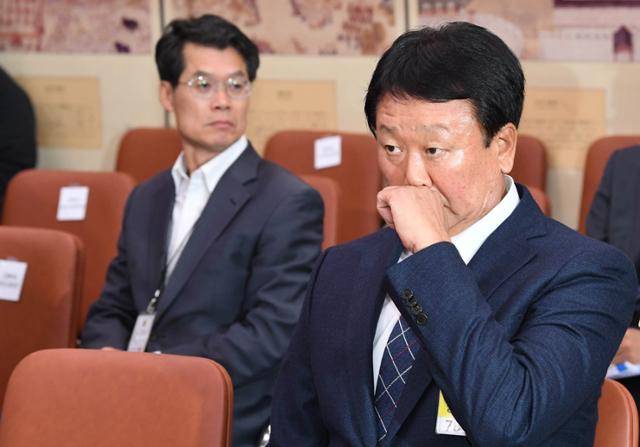 선동열 전 야구 국가대표팀 감독이 2018년 10월 국회에서 열린 문화체육관광위 국정감사에 출석하고 있다. 한국일보 자료사진