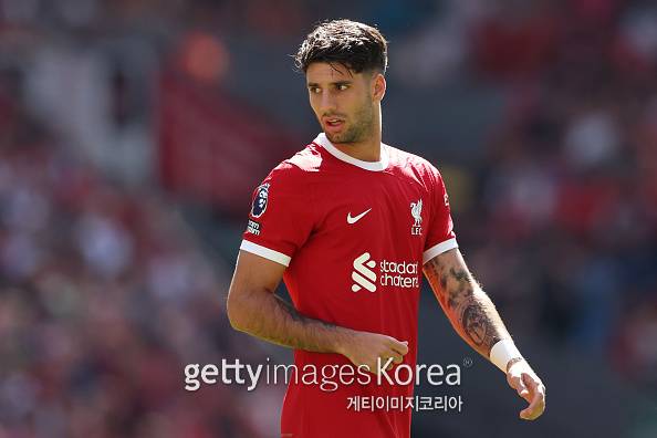 지난 시즌 5위까지 추락한 리버풀은 여름 이적시장을 통해 중원에 젊은 피를 적극 수혈했다. 올 시즌 팀에 합류한 소보슬러이. 사진=게티이미지