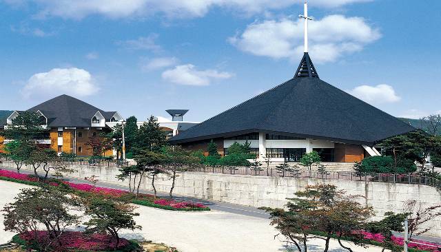 경기도 수원 산상교회 모습. 이동원 목사가 복음주의적 비전을 갖고 첫 목회를 시도한 곳이다. 산상교회 제공