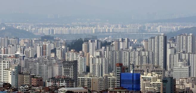 서울 남산에서 바라본 서울의 아파트 ⓒ연합뉴스