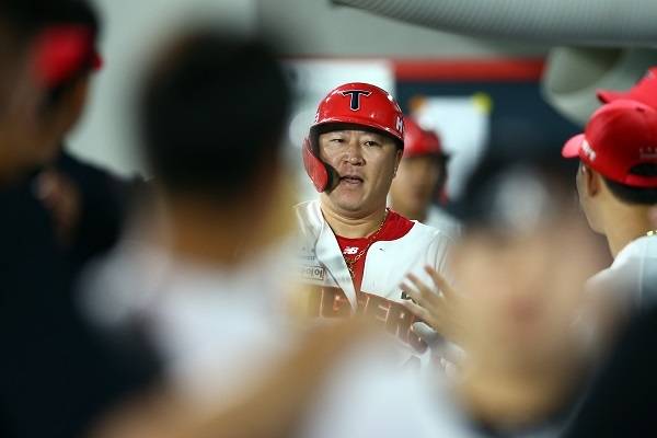 FA 계약 기간이 끝난 최형우의 향후 현역 연장 여부에 관심이 쏠릴 전망이다. 사진=KIA 타이거즈