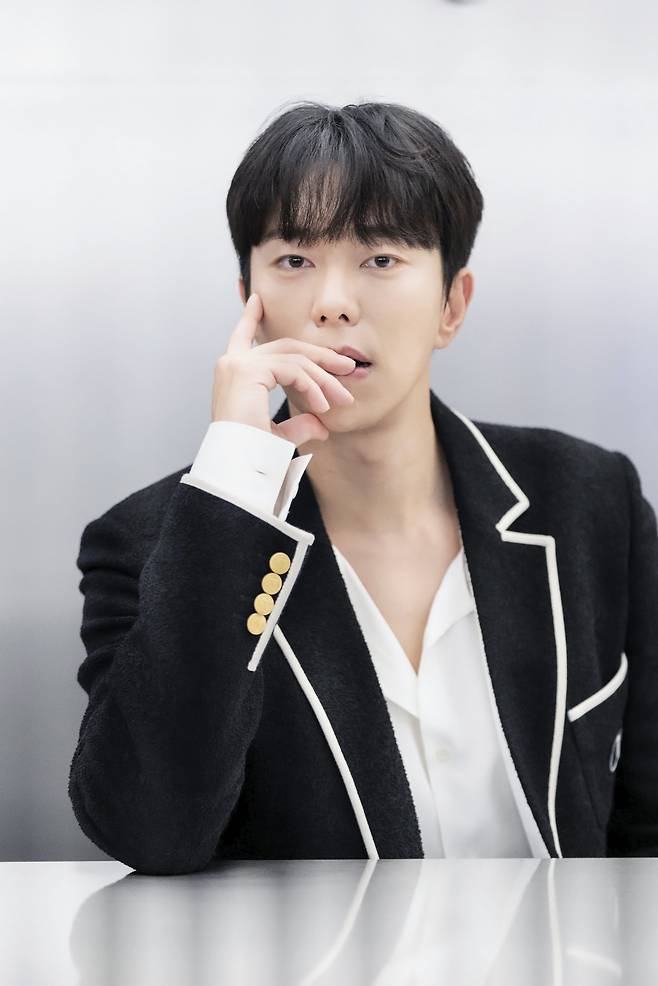 윤현민