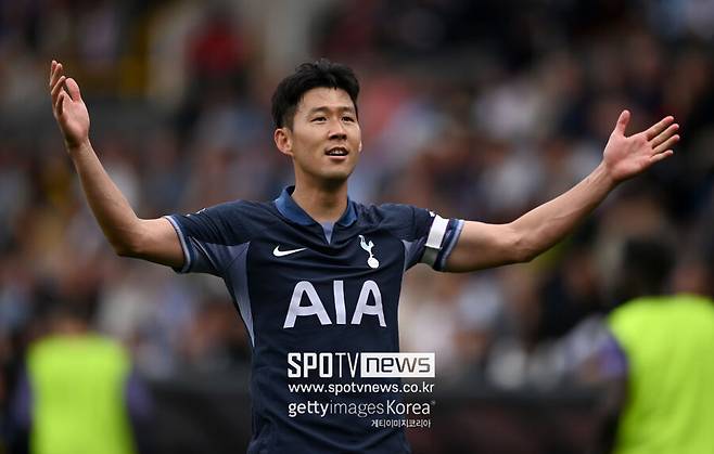 ▲ 2023-24시즌에 토트넘 주장을 맡은 손흥민. 번리전에 해트트릭을 기록하며 팀의 5-2 대승을 이끌었다.