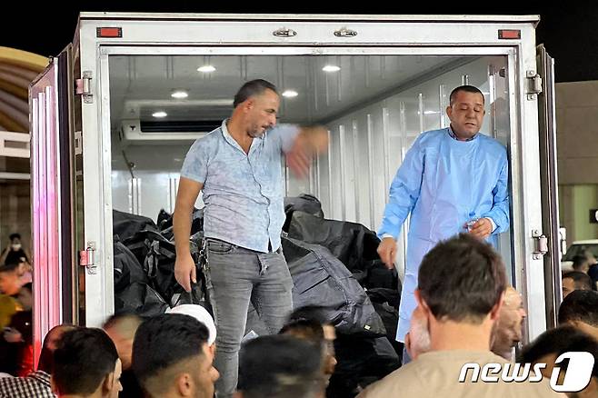 27일(현지시간) 오전 이라크 북부 니네베주(州) 함다니야 지역에서 열린 결혼 축하 행사에서 화재가 발생해 최소 100명이 사망하고 150명이 부상했다. 2023.09.27. ⓒ AFP=뉴스1 ⓒ News1 정윤영 기자