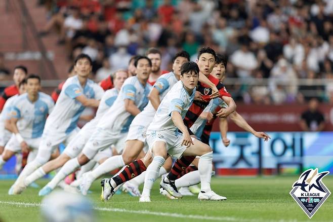프로축구 울산과 포항의 맞대결 장면 [한국프로축구연맹 제공. 재판매 및 DB 금지]