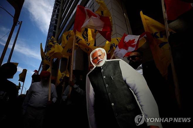 25일 캐나다 토론토 인도영사관 앞에서 열린 시크교도 시위  [AFP 연합뉴스 자료사진. 재판매 및 DB 금지]