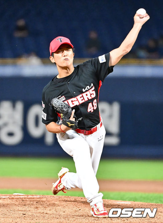 [OSEN=창원, 이석우 기자] 27일 창원 NC파크에서 2023 신한은행 SOL KBO리그 NC 다이노스와 KIA 타이거즈의 더블헤더 2차전 경기가 열렸다.KIA 타이거즈 선발투수 이의리가 역투하고 있다. 2023.09.27 / foto0307@osen.co.kr