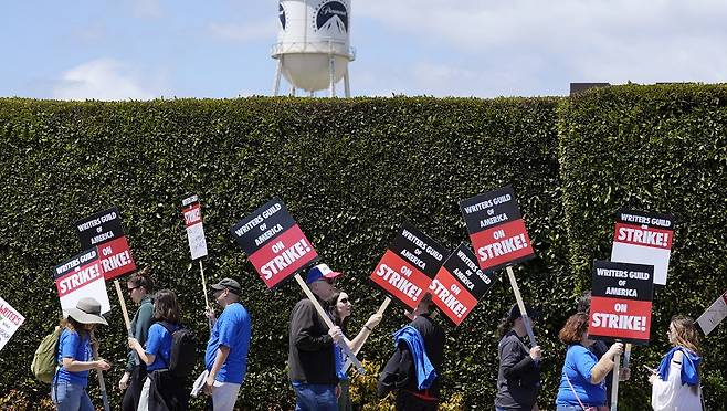 미국작가조합이 제작자연합과 극적으로 타결했다.[사진=뉴시스]