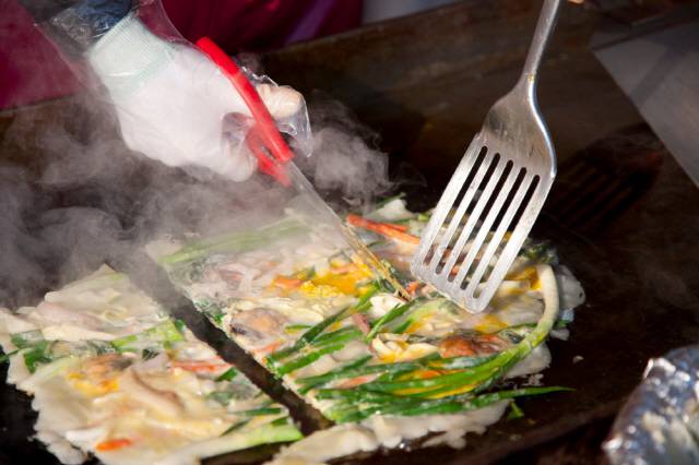 뜨거운 음식을 먹다가 입 안이 데였다면 양치를 잘해야 한다./사진=클립아트코리아