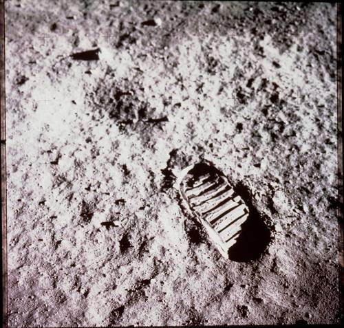 1969년 아폴로 11호를 타고 달에 간 우주비행사 버즈 올드린이 달 표면에 남긴 발자국. 미 항공우주국(NASA) 제공