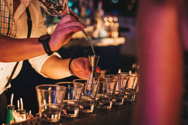 바(Bar)에서의 새로운 금기어가 생겼다. “같은 걸로 한 잔 더 드릴까요”는 바텐더가 해서는 안될 말이다.