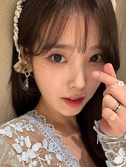 사진출처: 아이유 SNS