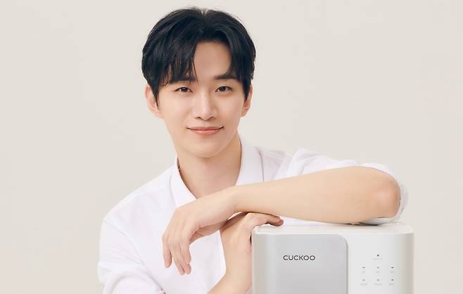 쿠쿠홈시스 얼음정수기 광고 모델 이준호. 쿠쿠홈시스 제공