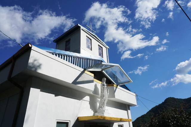 울산시는 울주군 언양읍에 있는 천주교 성지 살티공소에 전시관을 건립하고, 세계 최대 크기의 성경책을 제작·전시하는 방안을 검토 중이다. 한국일보 자료사진