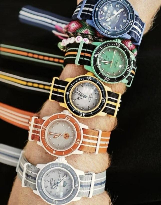 스와치그룹이 명품시계 브랜드 블랑팡과 협력해 출시한 가성비 시계 ‘바이오세라믹 스쿠버 피프티 패덤즈’ 모델 [사진 제공 = 스와치그룹]