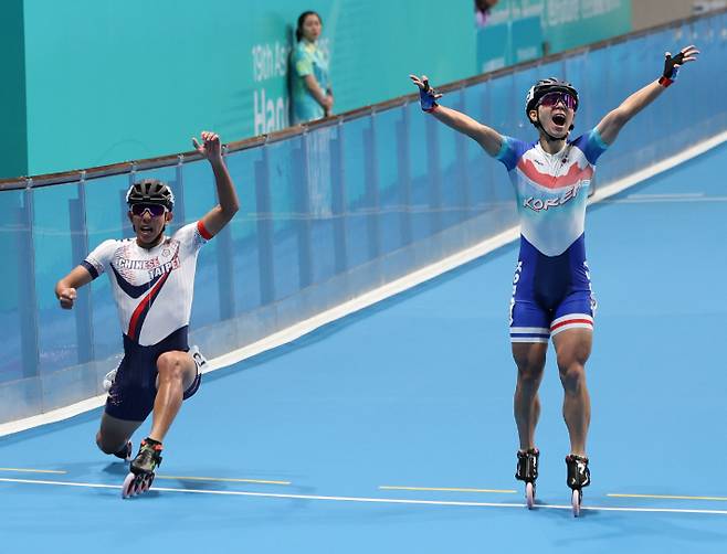 대만에 대역전패를 허용한 한국 롤러스케이트 남자 대표팀. 연합뉴스