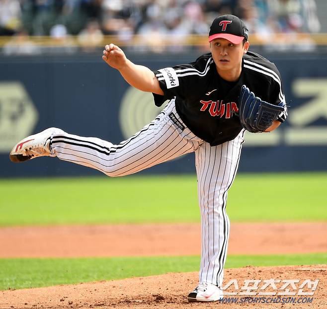 2023 KBO리그 두산 베어스와 LG 트윈스의 경기가 30일 잠실구장에서 열렸다. LG 최원태가 역투하고 있다. 잠실=박재만 기자pjm@sportschosun.com/2023.09.30/