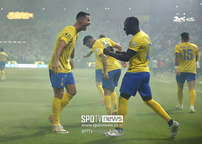 ▲ 호날두(왼쪽)