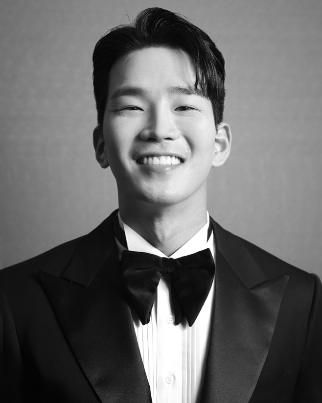 배우 고윤