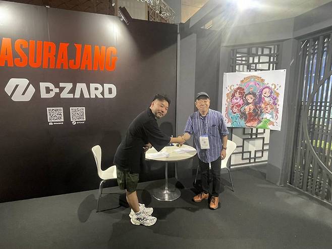 디자드 김동현 대표(좌)와 프린세스 메이커 원작자 아카이 상(우)