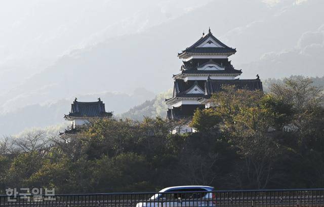 에히메현 소도시 오즈의 아담한 성.
