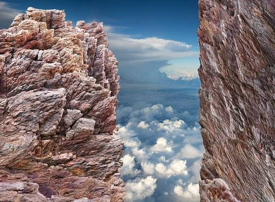 이순심,Connection # 001_ Digital Archival Pigment Print on Canvas__2023_163x120cm. [사진 스페이스22]