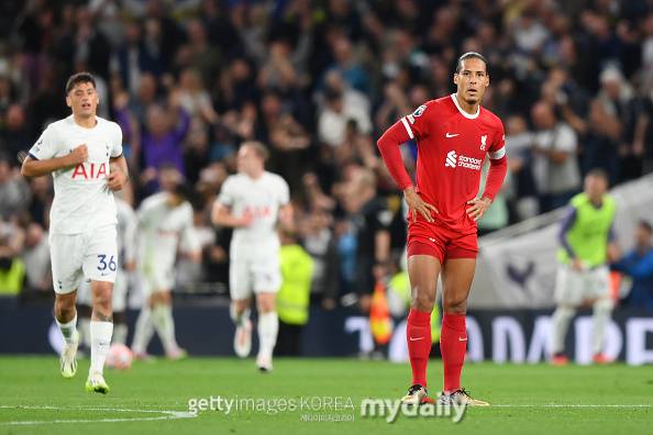 좌절한 리버풀 선수단/게티이미지코리아