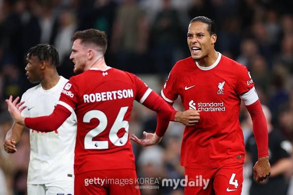 좌절한 리버풀 선수단/게티이미지코리아