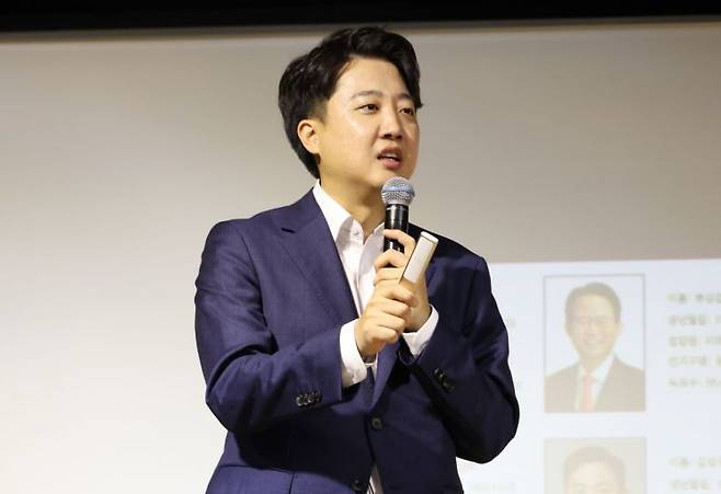 이준석 전 국민의힘 대표가 12일 경북 경산시 대구대학교 웅지관에서 초청 특강을 하고 있다. 2023.9.12 [이미지출처=연합뉴스]