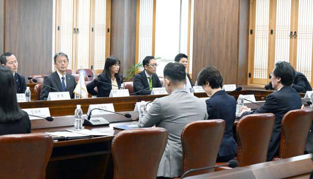 5일 서울 광화문 외교부 청사에서 장호진 외교부 1차관과 오카노 마사타카 일본 외무성 사무차관이 제14차 한·일 외교 차관 전략대화를 하고 있다. 왕태석 선임기자